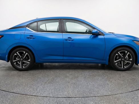 Used 2025 Nissan Sentra SV FWD image 11