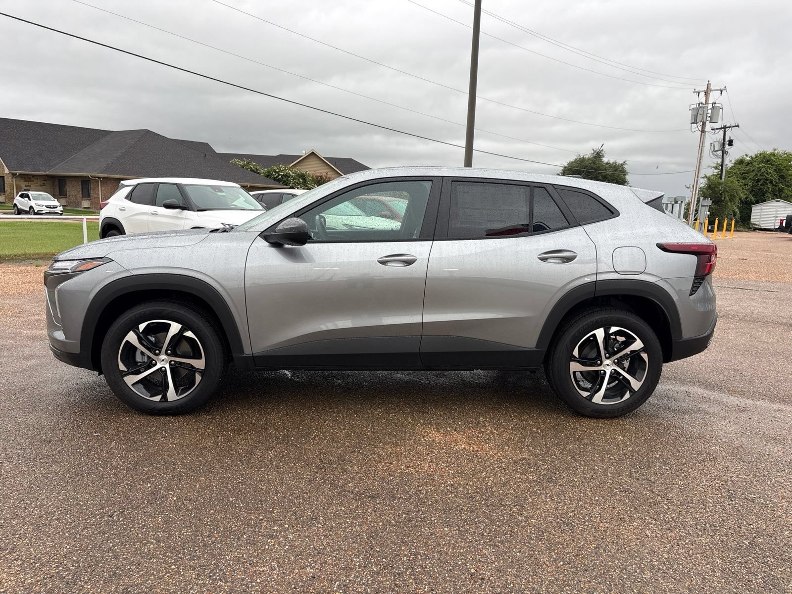 New 2026 Chevrolet Trax RS w/ Sunroof Package FWD image 2