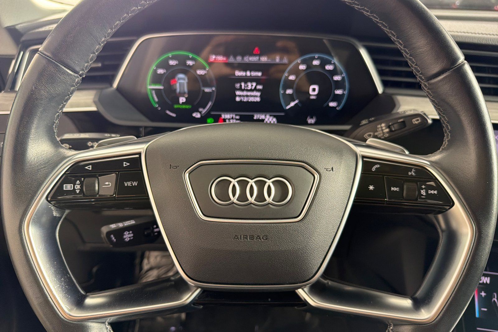 Used 2024 Audi Q8 e-tron Premium AWD/4WD image 23
