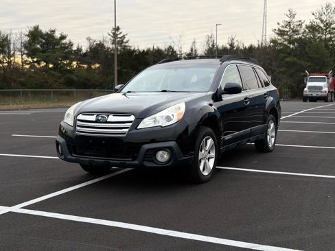 Used 2013 Subaru Outback 2.5i Premium w/ Popular Pkg 1B image 1