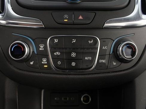 Used 2024 Chevrolet Equinox LT image 6