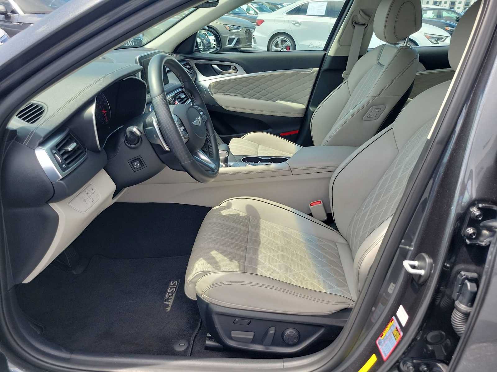 Used 2019 Genesis G70 2.0T Advanced w/ Dynamic Package RWD image 15