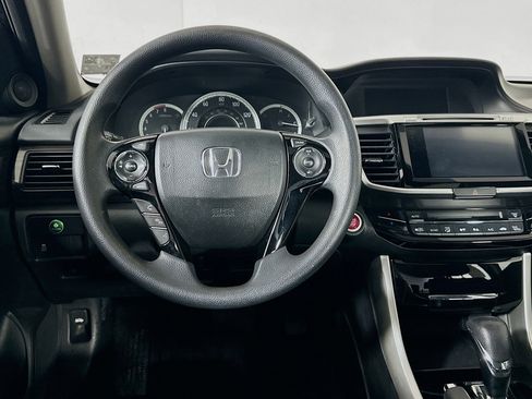 Used 2016 Honda Accord EX image 17