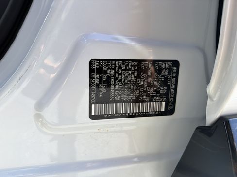 Used 2024 Nissan Rogue Platinum AWD/4WD image 33