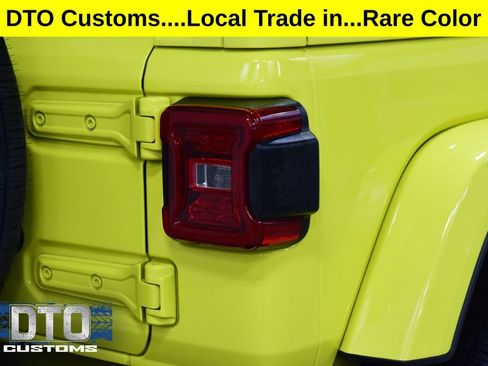 Used 2022 Jeep Wrangler Unlimited Sahara w/ Cold Weather Group AWD/4WD image 20