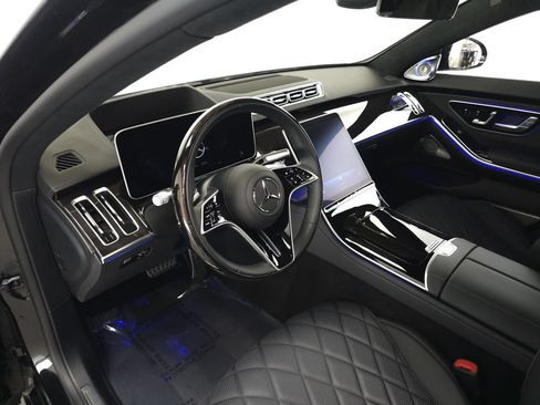 Used 2023 Mercedes-Benz S 580 4MATIC Sedan w/ AMG Line image 9