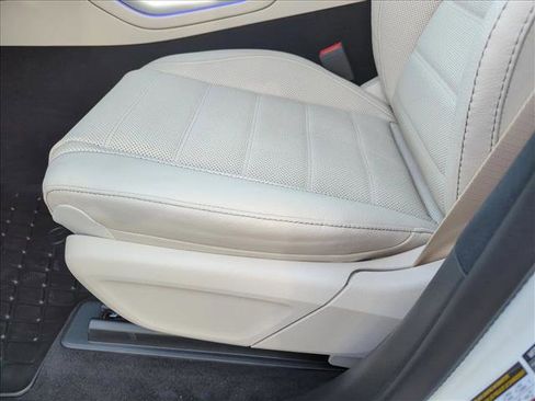New 2026 Mercedes-Benz GLS 580 4MATIC image 4