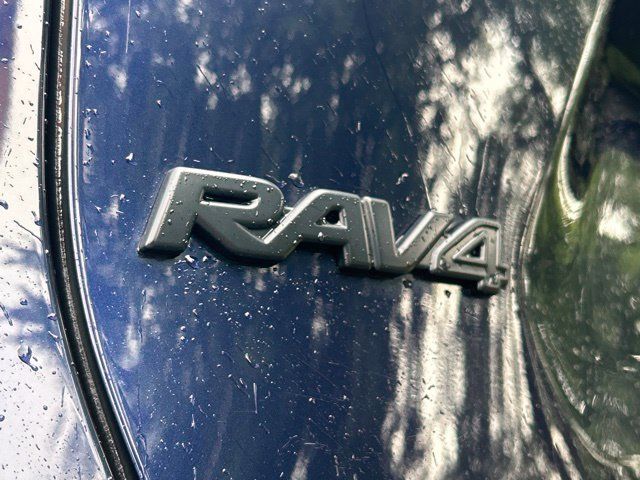 Used 2021 Toyota RAV4 XLE Premium AWD/4WD image 14