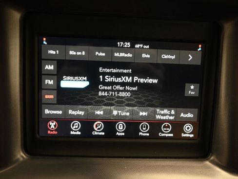 Used 2019 Dodge Charger SXT image 11