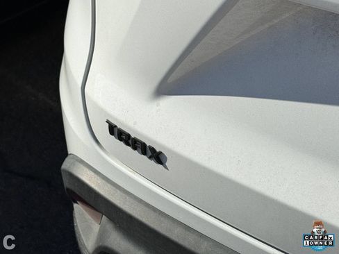 Used 2024 Chevrolet Trax RS w/ Sunroof Package FWD image 12
