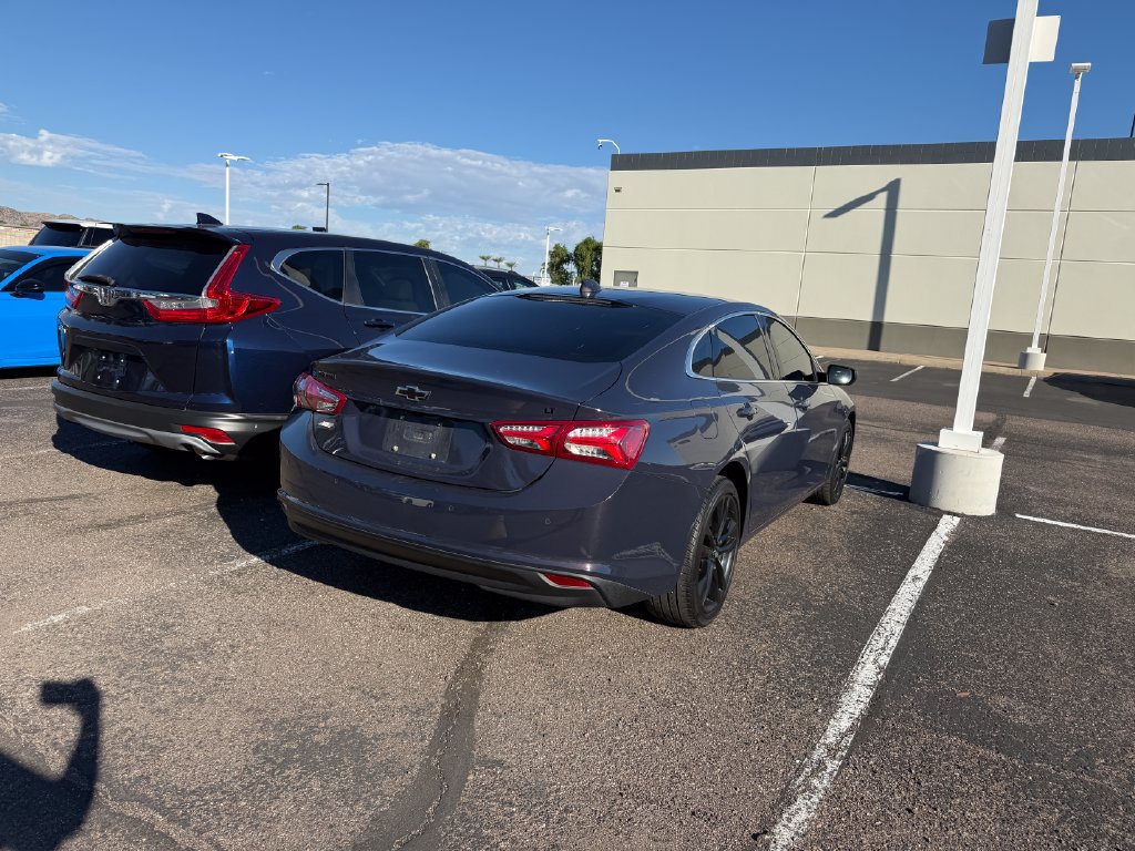 Used 2025 Chevrolet Malibu LT w/ Sport Edition FWD image 3