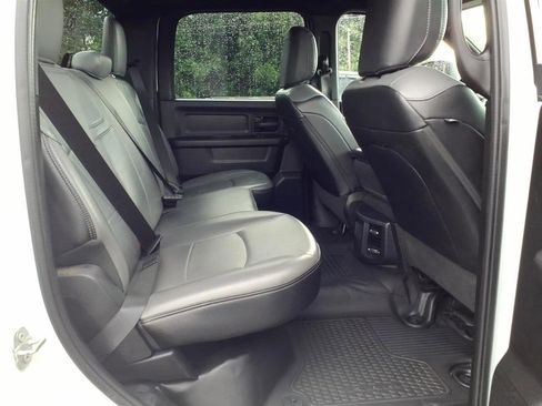 Used 2024 RAM 2500 Tradesman w/ Chrome Appearance Group AWD/4WD image 12