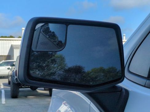 Used 2023 Chevrolet Silverado 1500 LT image 11