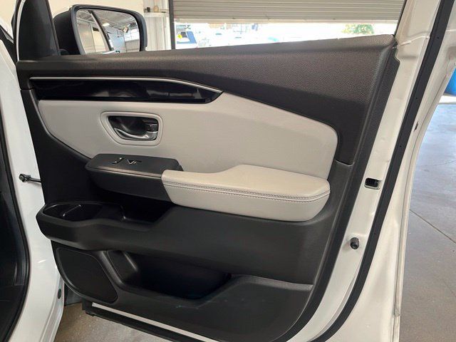 Used 2024 Honda Pilot Touring image 12