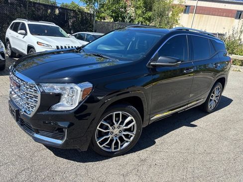 Used 2023 GMC Terrain Denali w/ Denali Premium Package AWD/4WD image 1