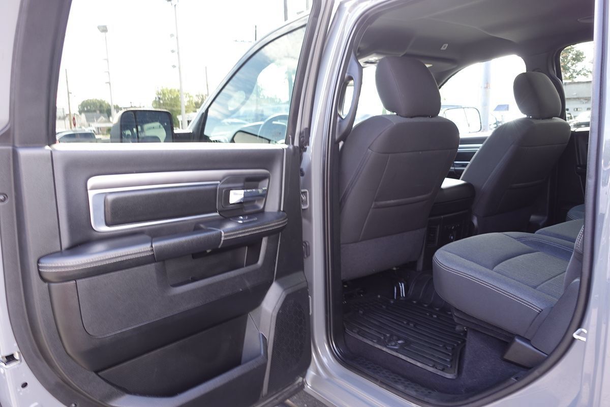 Used 2022 RAM 1500 Warlock w/ Ceramic Grey Warlock Package AWD/4WD image 24