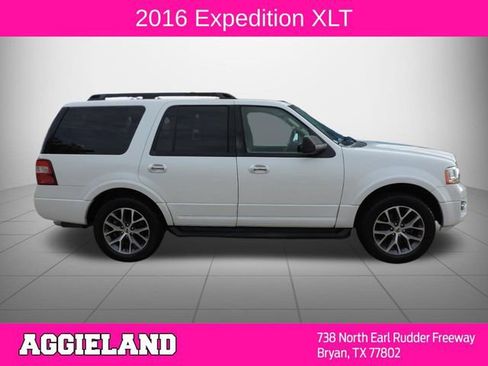 Used 2016 Ford Expedition XLT w/ Equipment Group 202A RWD image 2