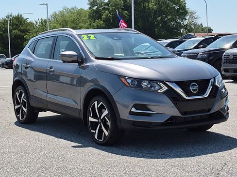 Used 2022 Nissan Rogue Sport SL AWD/4WD image 2