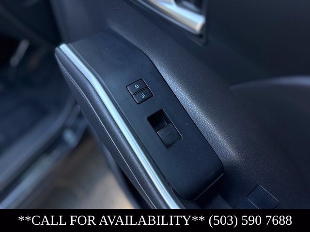 Used 2020 Toyota Highlander XLE AWD/4WD image 19