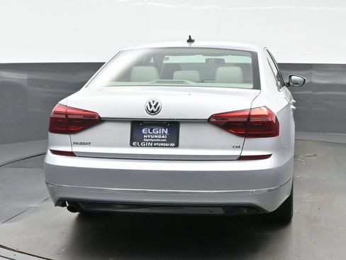 Used 2017 Volkswagen Passat 1.8T R-Line FWD image 5