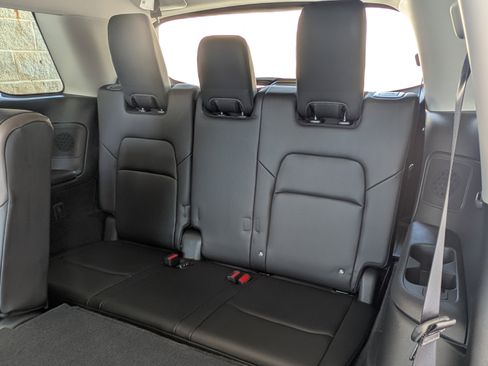 Used 2024 Nissan Pathfinder Platinum w/ Cargo Package image 19