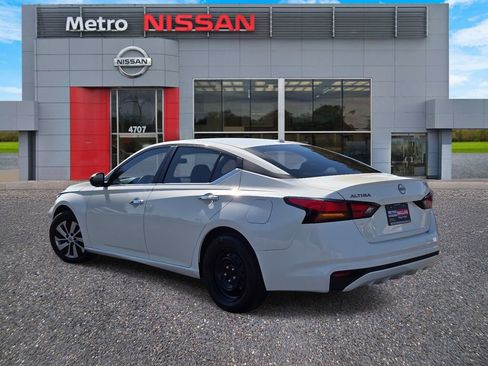 Used 2025 Nissan Altima 2.5 S image 4