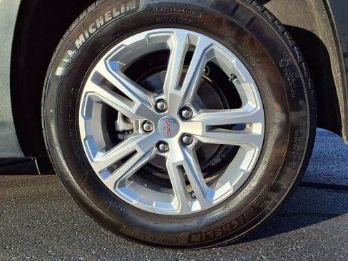 Used 2024 GMC Terrain SLE w/ Driver Convenience Package FWD image 36