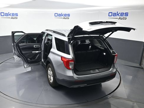 Used 2022 Ford Explorer XLT w/ Equipment Group 202A AWD/4WD image 58