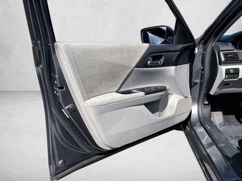 Used 2013 Honda Accord LX image 17