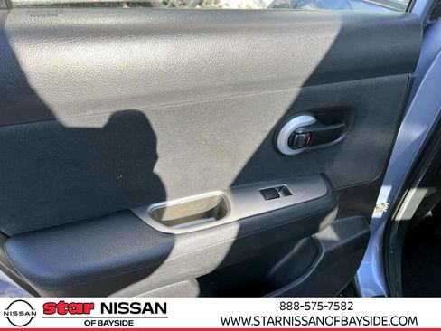 Used 2011 Nissan Versa 1.8 S image 11