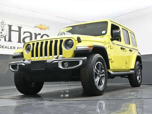 Used 2023 Jeep Wrangler Unlimited Sahara w/ LED Lighting Group AWD/4WD image 4