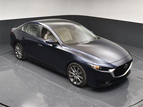 Used 2019 MAZDA MAZDA3 Sedan w/ Select Package image 38