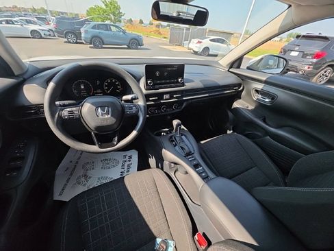 Used 2025 Honda HR-V LX image 27
