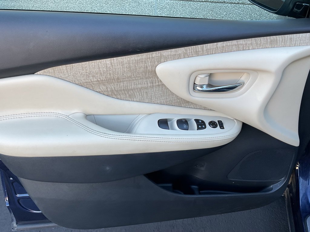 Used 2023 Nissan Murano SV w/ Cargo Package AWD/4WD image 10