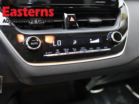 Used 2021 Toyota Corolla LE w/ Carpet Mat Package (TMS) FWD image 19
