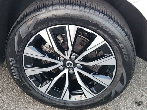 Certified 2025 Volvo XC60 B5 Plus image 35