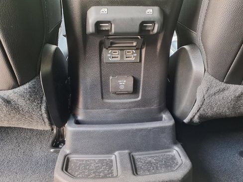 Used 2021 Jeep Wrangler Unlimited Sahara AWD/4WD image 15