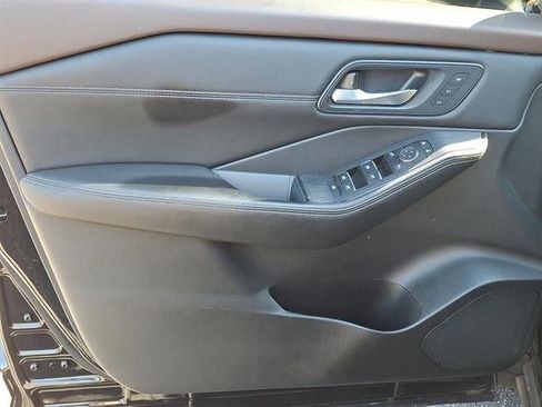 Used 2023 Nissan Rogue SL w/ SL Premium Package image 13