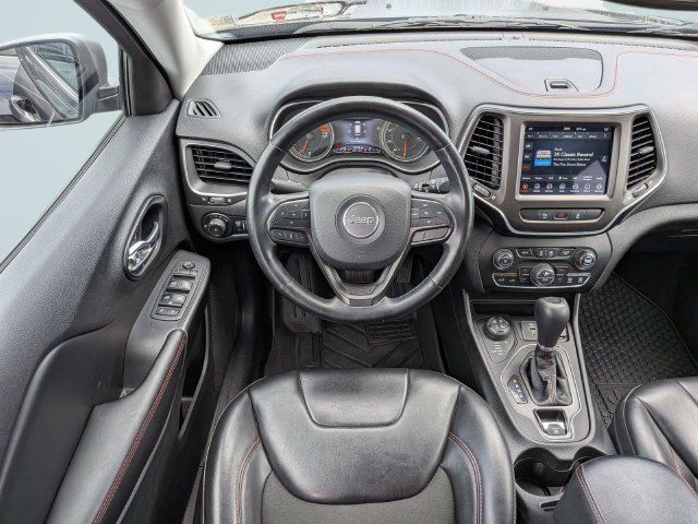 Used 2021 Jeep Cherokee Trailhawk AWD/4WD image 15
