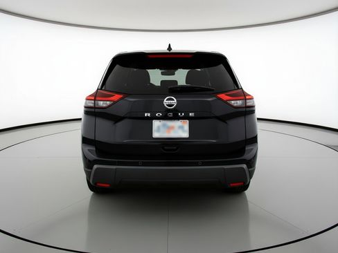 Used 2025 Nissan Rogue SV image 7