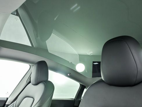 Used 2023 Tesla Model Y Performance image 22