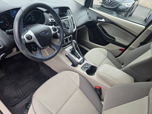 Used 2014 Ford Focus SE w/ SE Winter Package FWD image 13