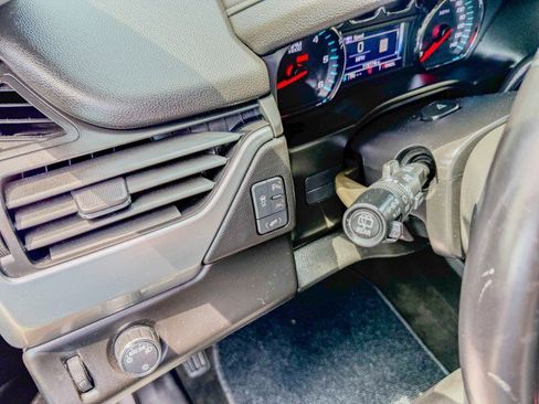 Used 2017 Chevrolet Suburban LT image 15