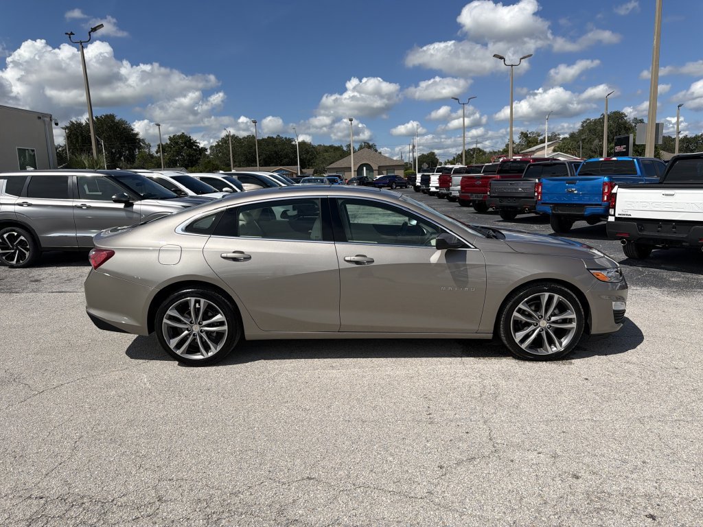 Used 2024 Chevrolet Malibu LT FWD image 3
