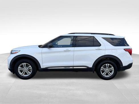 Used 2020 Ford Explorer XLT w/ Comfort Package AWD/4WD image 8