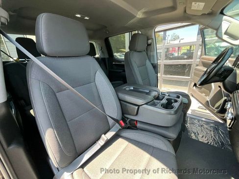 Used 2023 GMC Sierra 1500 SLE w/ Max Trailering Package image 17