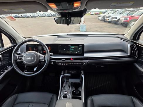 Used 2025 Kia Sorento S AWD/4WD image 14
