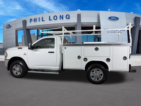 Used 2024 RAM 3500 Tradesman w/ Chrome Appearance Group AWD/4WD image 4