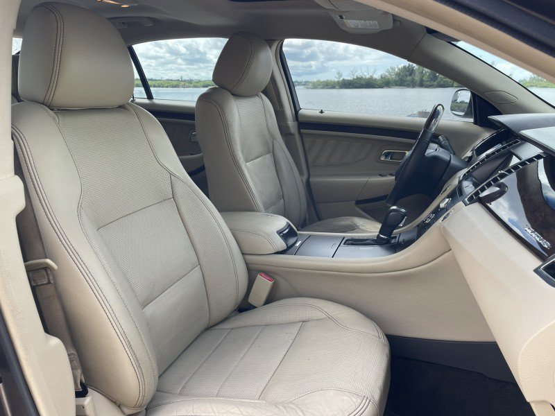 Used 2016 Ford Taurus Limited FWD image 9