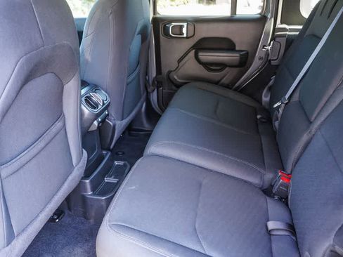 Used 2023 Jeep Wrangler Unlimited AWD/4WD image 17